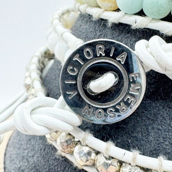 Victoria Emerson White Wrap Bracelet Muted Neutral Teal Stone And Silver Beads - Picture 2 of 7
